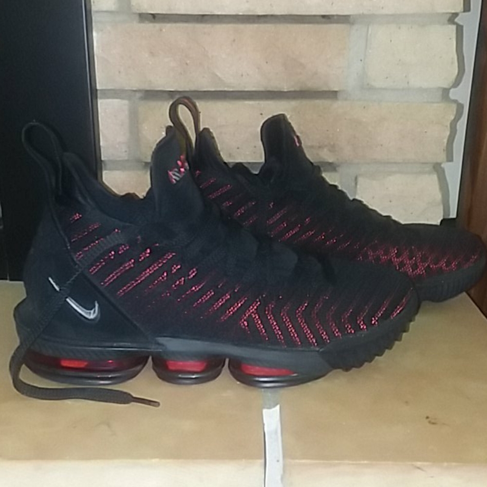 Nike Lebron basketball shoes